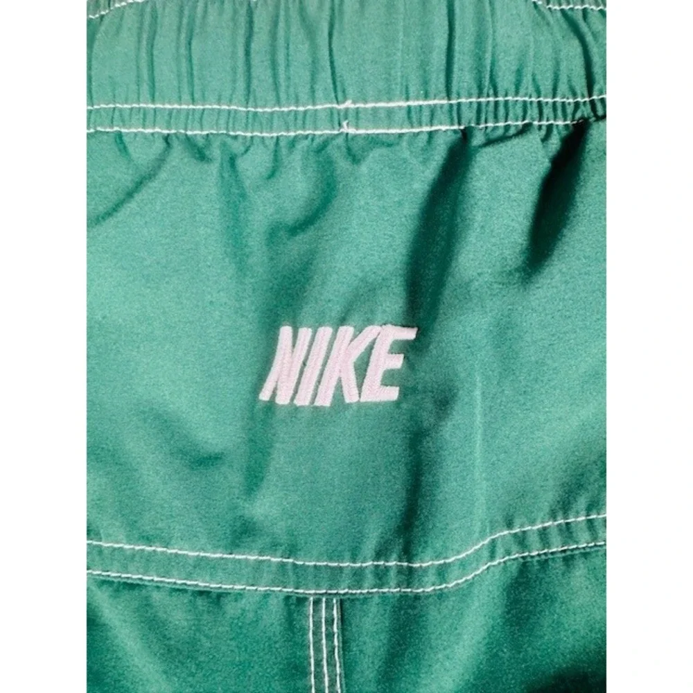 Nike Swim Trunks Mens M Green‎ Board Shorts Mesh Lined Contrast Stitching Sporty